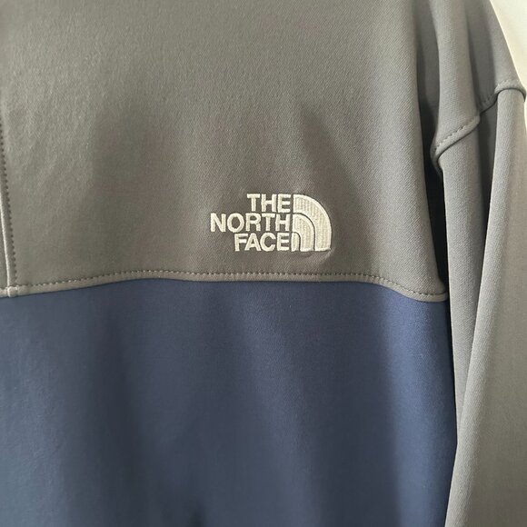 Grey & Blue North Face Large Men's Jacket - Picture 8 of 15